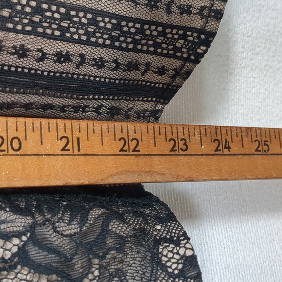 Ann Taylor Loft Women's Black Lace Peplum Style Top Size 0 EUC - Picture 8 of 10